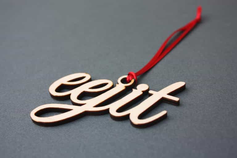These gas Irish decorations are the perfect addition to your Christmas tree