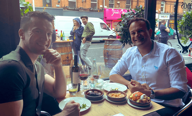 Twitter is loving Leo’s date night photo at Las Tapas de Lola