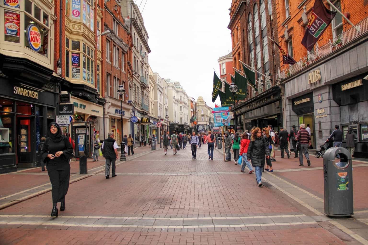 Attention yummy mummys, gym huns and activewear aficionados: Lululemon is opening a store in Dublin