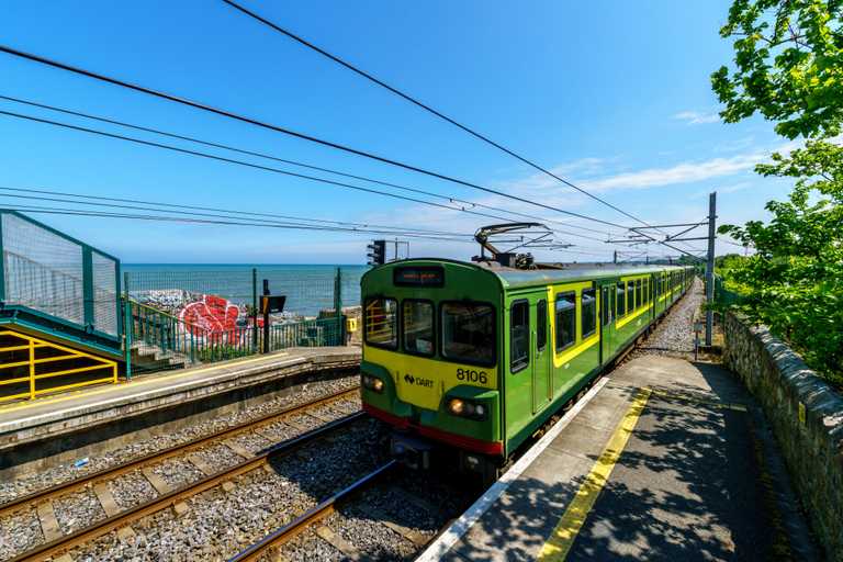 New Service Tells DART Commuters Exactly How Crowded Their Trains Are Every Morning