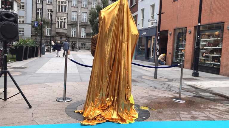 Duncan From Blue Came To Dublin Today To Unveil A Statue… Of Himself
