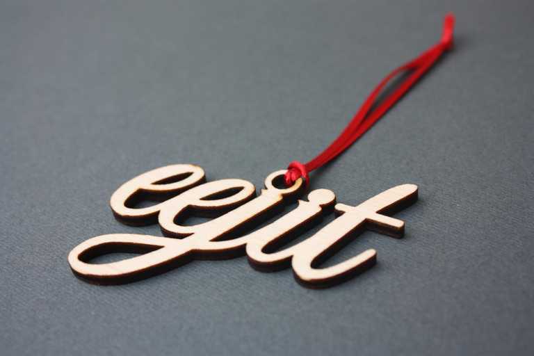 These gas Irish decorations are the perfect addition to your Christmas tree