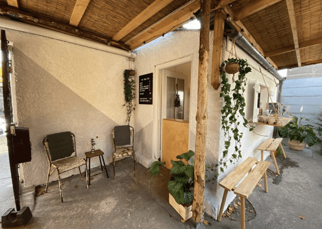 One Kinda Folk is the cutest coffee hatch in all of Dublin