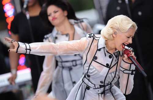 PICS: Xtina responds to Dublin fans on Twitter