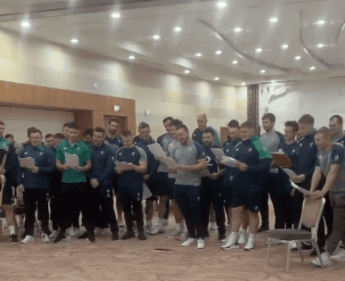 The Ireland Rugby team will be singing on Grafton Street tonight for a great cause