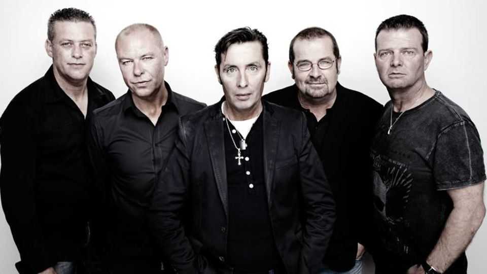 Aslan announce Olympia Theatre gig