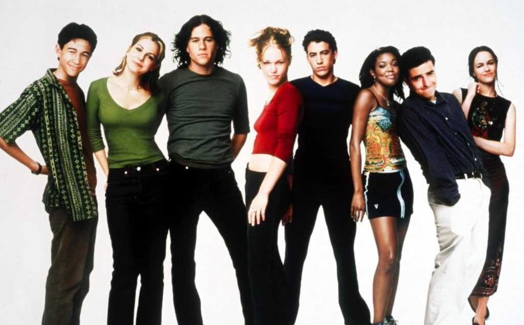 We’re hosting the ultimate date night with pizza, drinks and a 90s classic