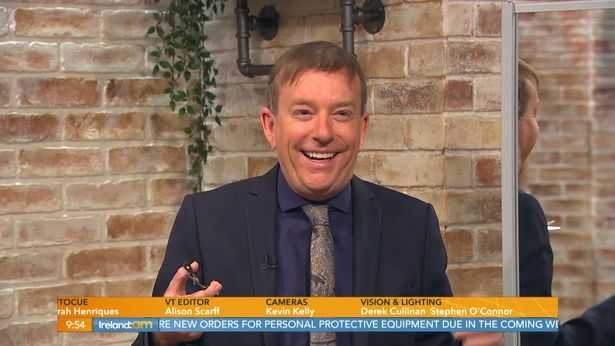Viewers in stitches as Alan Hughes cuts his own hair on live television