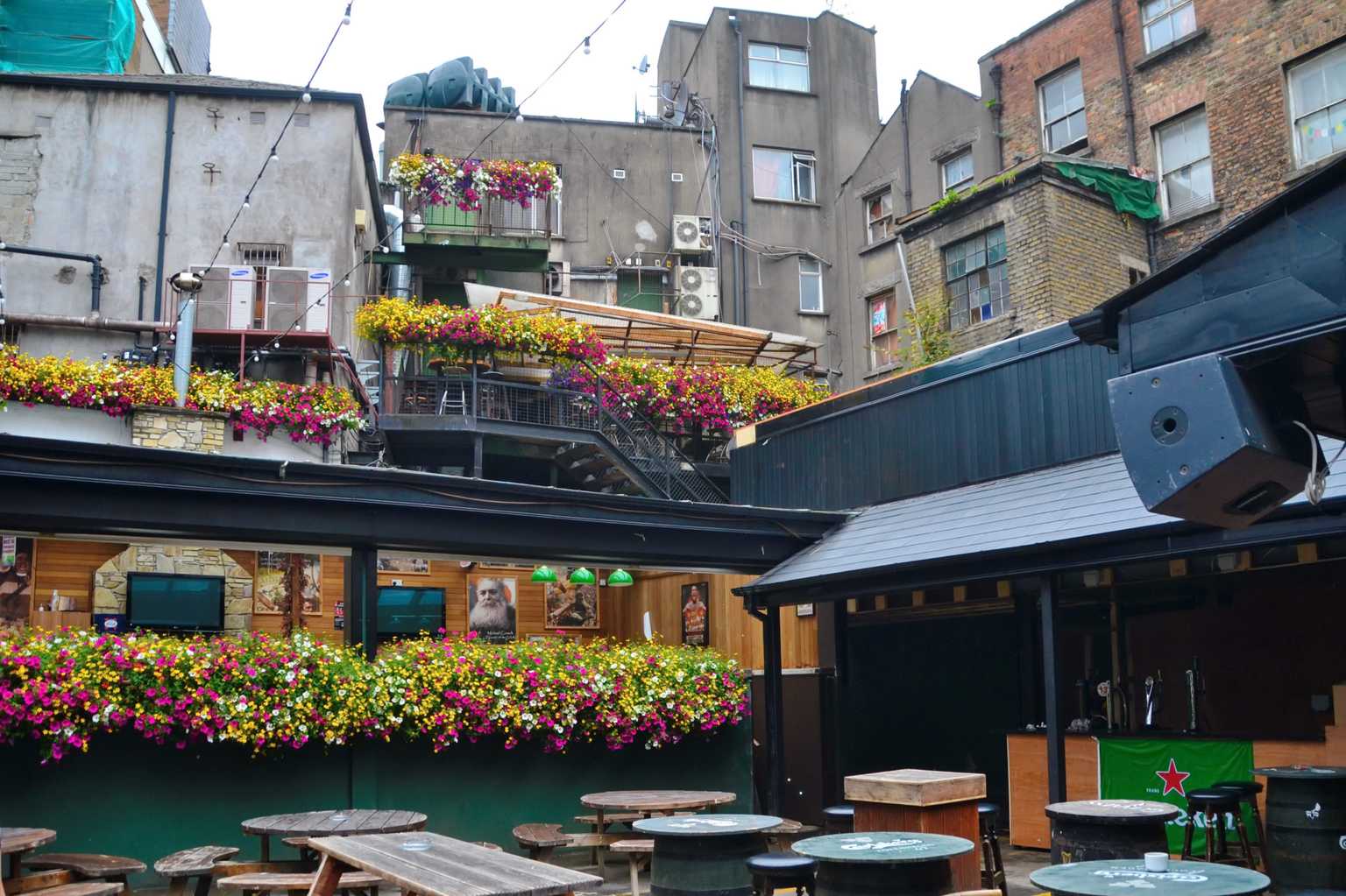 Publicans oppose proposals to ban smoking in outdoor areas