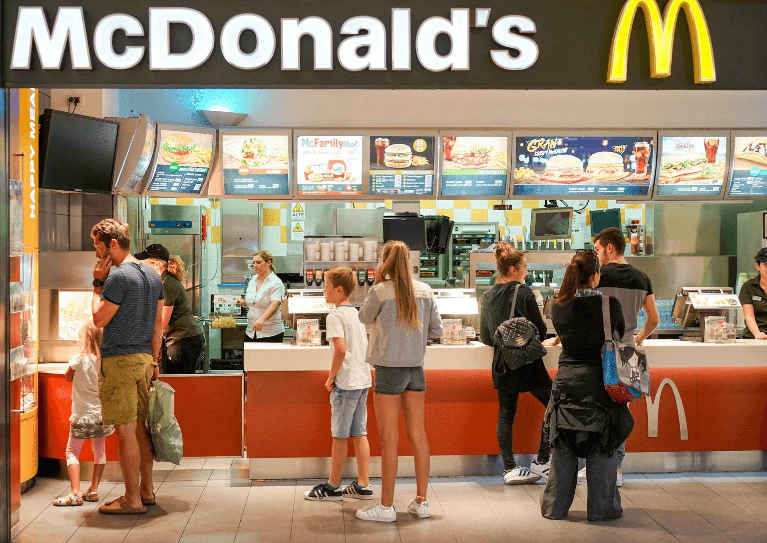 McDonald’s reopening restaurants to walk-in customers this month
