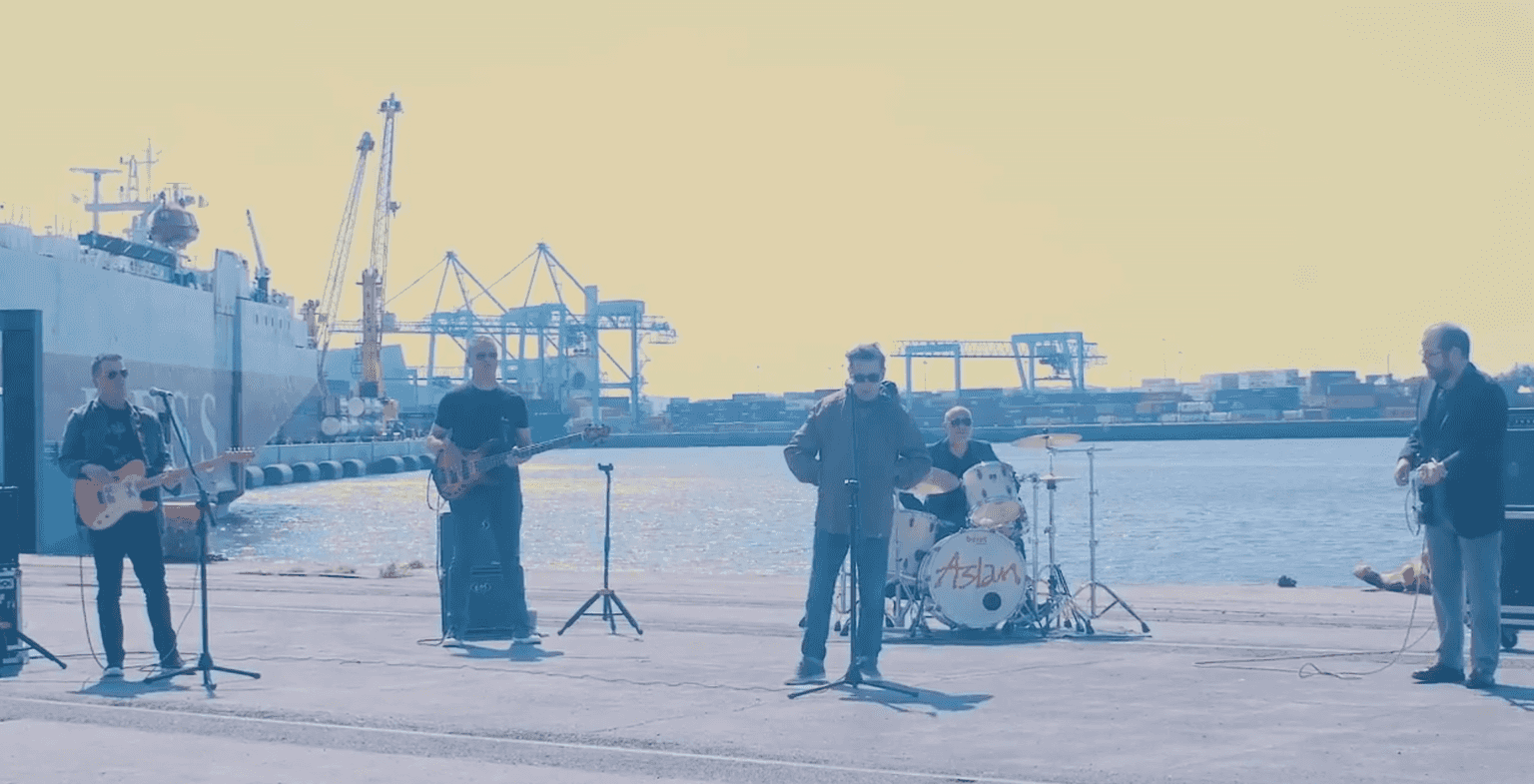 WATCH: Aslan treats fans to first live performance together in 3 months