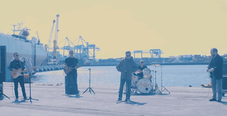 WATCH: Aslan treats fans to first live performance together in 3 months