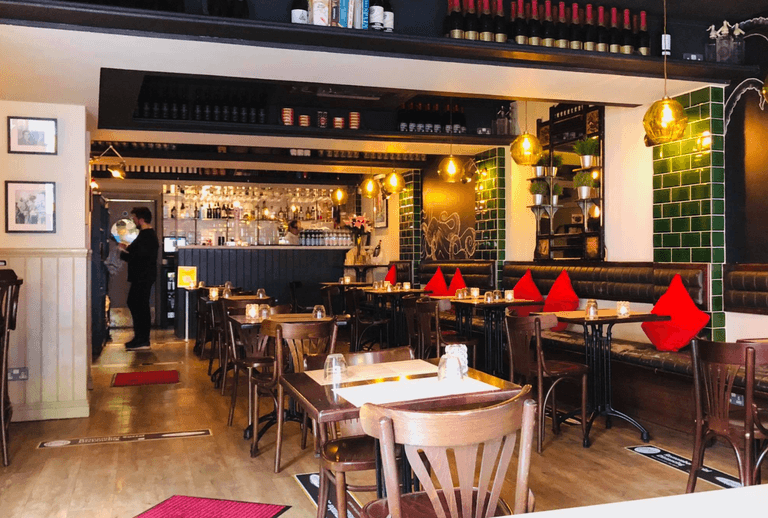 City centre restaurant condemns ‘mayhem’ on Camden Street last night