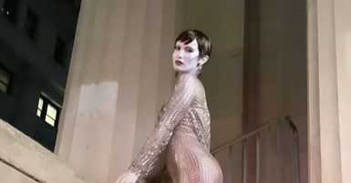 Bella Hadid marks herself an Irish music fan with latest video 