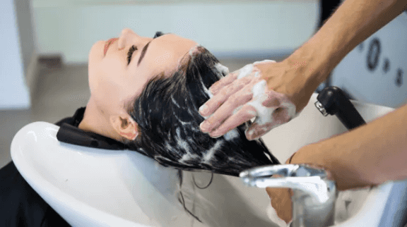 Dublin hairdresser: “Mid-April reopening, if we’re lucky”