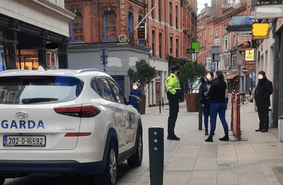 Gardaí share photo as reminder that people will be fined for drinking takeaway alcohol on the street