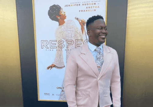 Ireland’s most recent celeb visitor is getting into the Christmas spirit