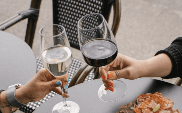 Clontarf café surge into the wine scene with new bar