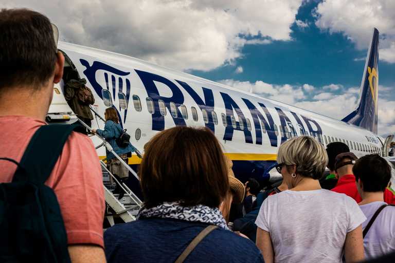 Ryanair announce they’ll now be serving cocktails on flights with Michael O’Leary-approved prices