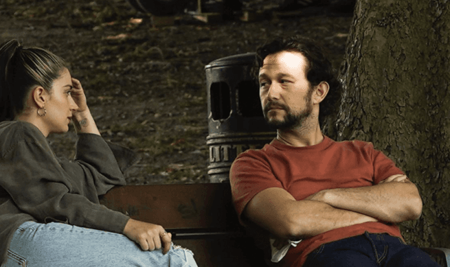 Joseph Gordon Levitt spotted in Griffith Park with Eve Hewson