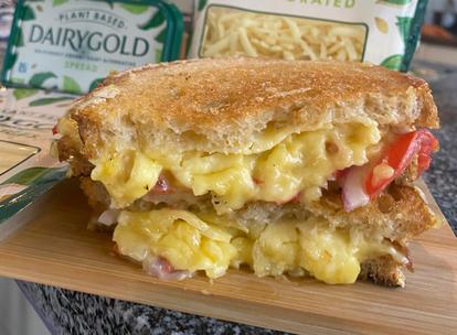 WATCH: Make this tasty toastie lunch in 3 easy steps, using all plant-based ingredients