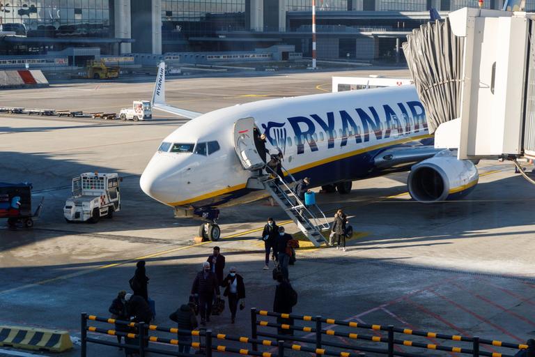 Ryanair cancels 420 flights due to French air traffic controller strike
