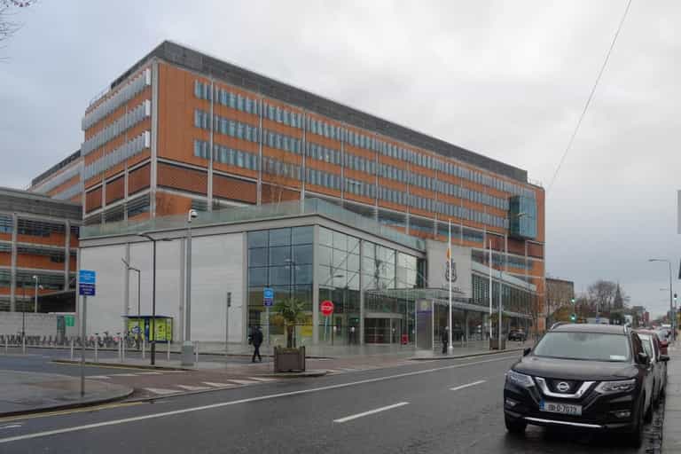 This photo of hospital food served to a patient in the Mater is sparking uproar online This photo of hospital food served to a patient in the Mater is sparking uproar online