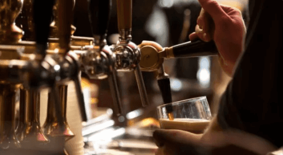 Pubs and restaurateurs react to Taoiseach’s “midsummer” reopening comments Pubs and restaurateurs react to Taoiseach’s “midsummer” reopening comments