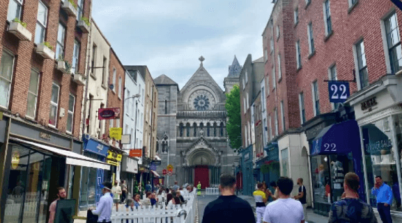 Varadkar advises city and town councils to prepare for an “outdoor summer” Varadkar advises city and town councils to prepare for an “outdoor summer”
