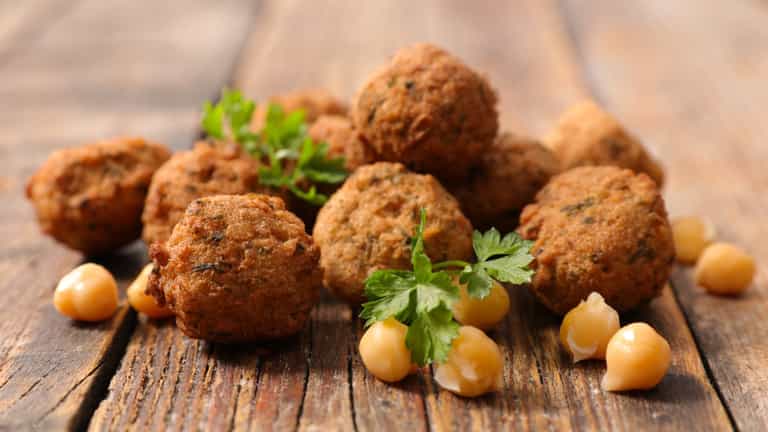 Holly White shows us how to make quick and easy falafels Holly White shows us how to make quick and easy falafels