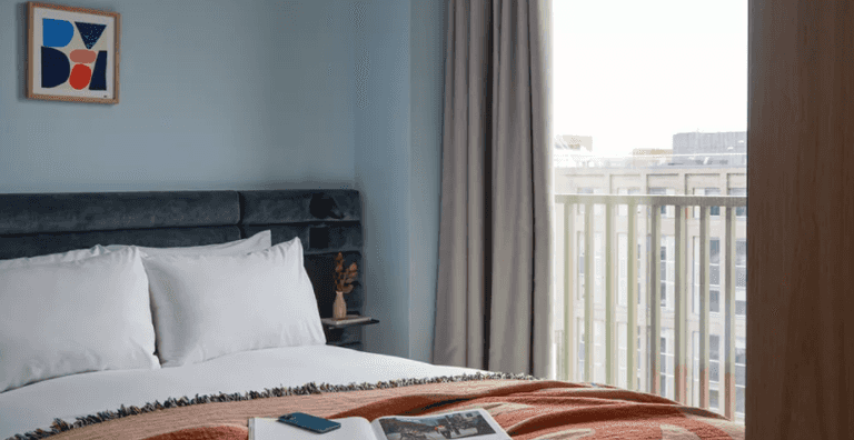 REVIEW: Spending the night with the Beckett Locke REVIEW: Spending the night with the Beckett Locke