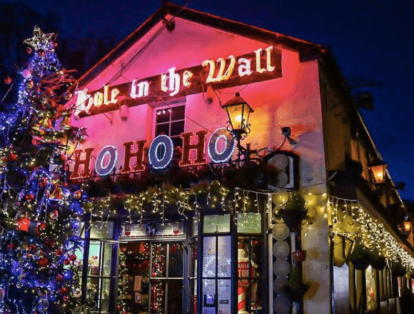 Dublin pub leaving up Christmas decorations until the end of lockdown Dublin pub leaving up Christmas decorations until the end of lockdown
