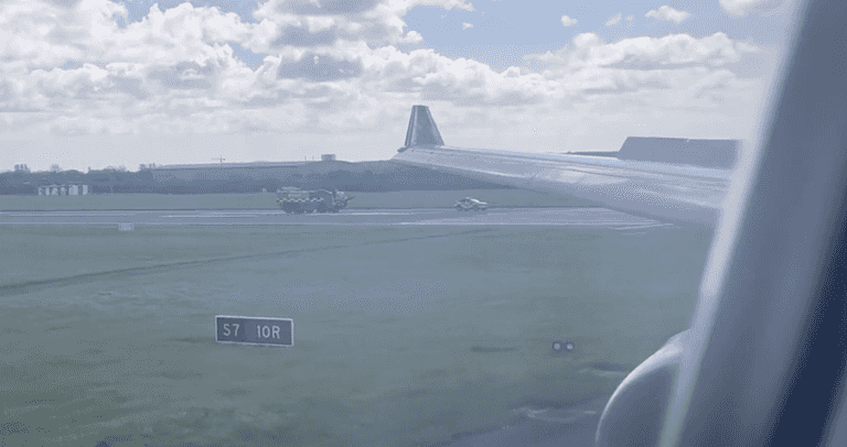 Dublin to Chicago flight makes emergency landing after flying into a flock of pigeons Dublin to Chicago flight makes emergency landing after flying into a flock of pigeons