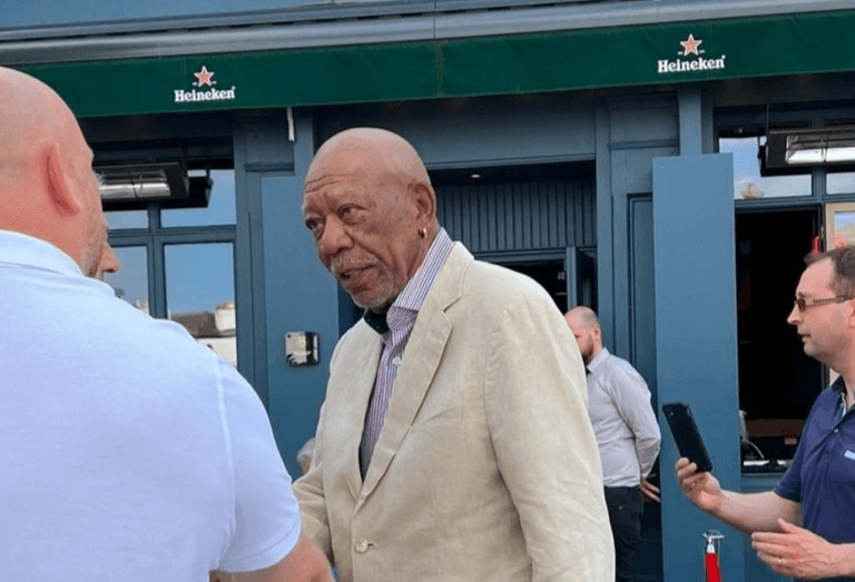 Morgan Freeman stops into popular Dublin 4 pub during Irish visit Morgan Freeman stops into popular Dublin 4 pub during Irish visit