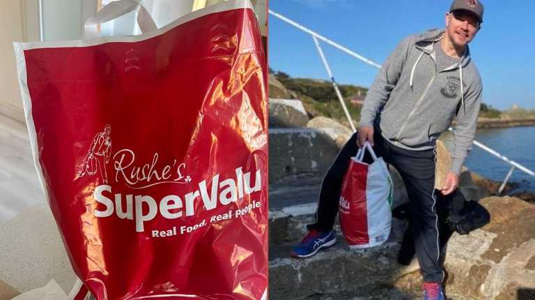 Dalkey SuperValu has immortalised Matt Damon and his ‘big bag of cans’ Dalkey SuperValu has immortalised Matt Damon and his ‘big bag of cans’